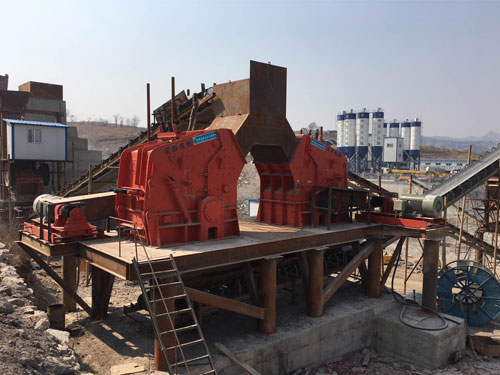 云南元陽哈尼族機(jī)場雙軸振動(dòng)給料機(jī)